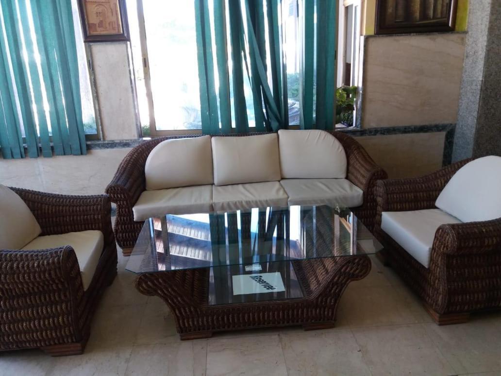 Hotel Choumis Haj Messaoud العرائش المظهر الخارجي الصورة